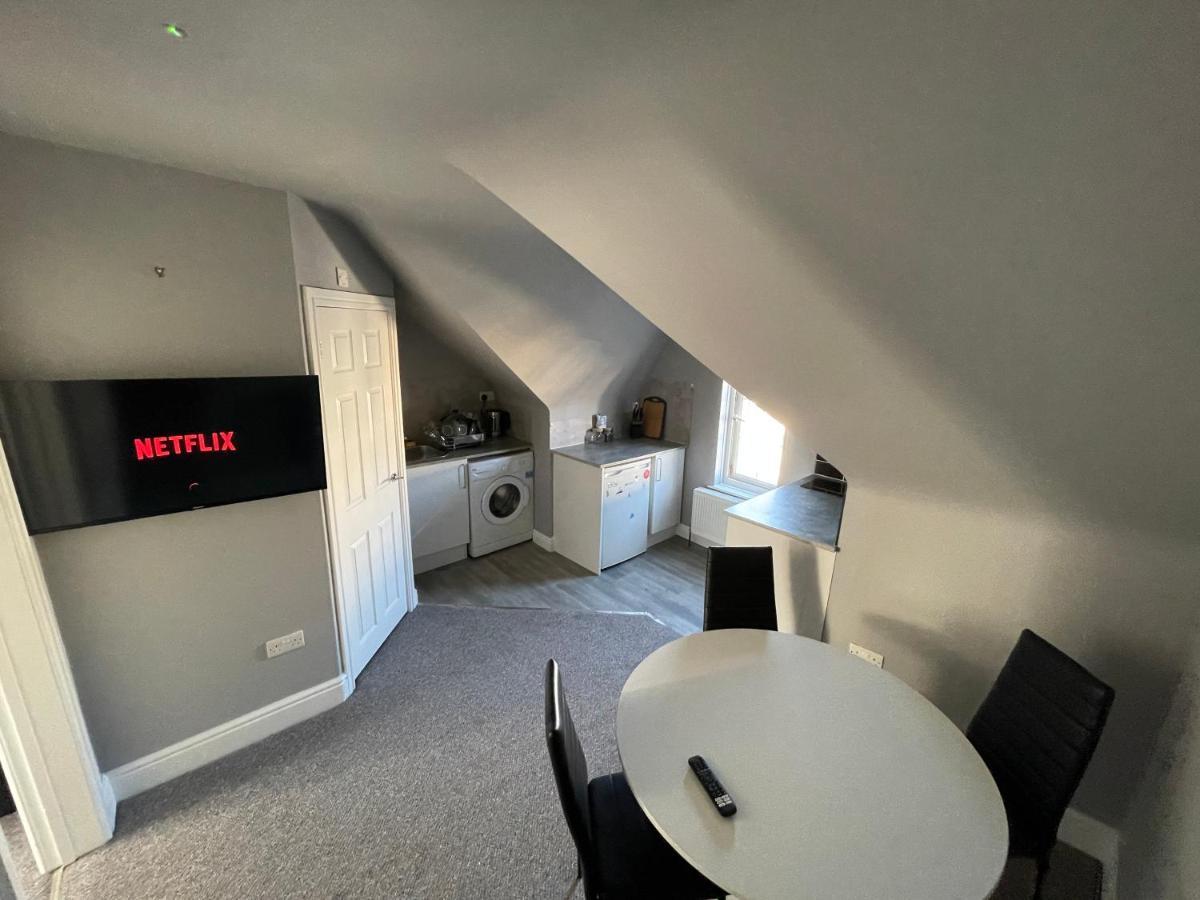 Luton Short Term Lets - Cardiff Road Apartment Exterior foto